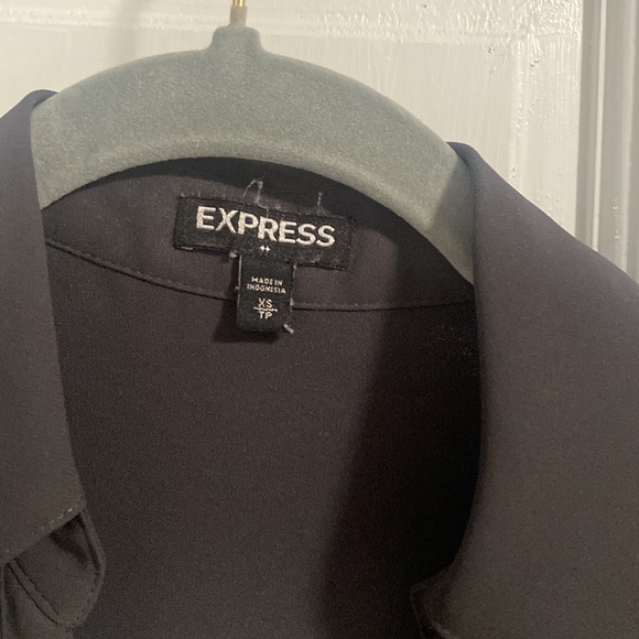 Beautiful casual blouses, I love this kind of blouses from express. - Picture 4 of 6